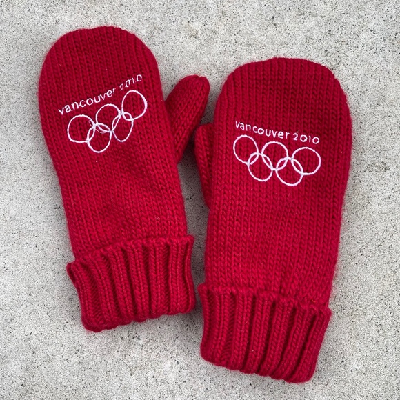 Vancouver 2010 Red Mittens - The Hudson Bay Company - Picture 1 of 4